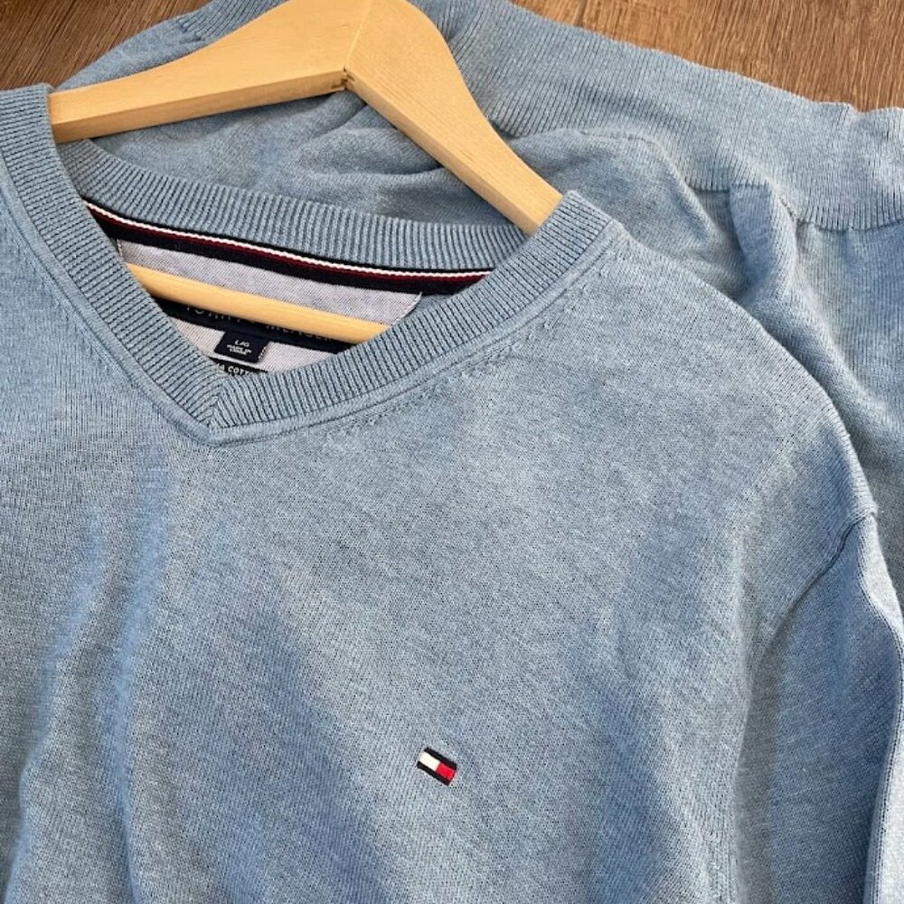 Men's Tommy Hilfiger V-Neck Sweater